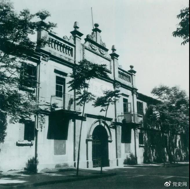 1927年4月27日，中國共產黨第（dì）五次全國代表大會在武漢（hàn）召開。圖為大會舉行開幕式（shì）的地方。.png